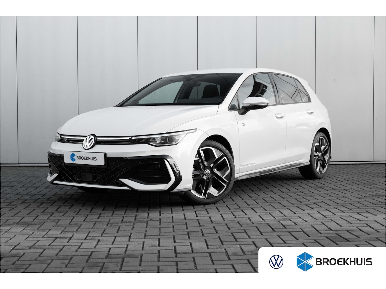 Volkswagen Golf - 1.5 eTSI R-Line Edition 360 Camera l Verlicht VW Logo voor l Stoel en Stuurverwarming l Sp - AutoWereld.nl