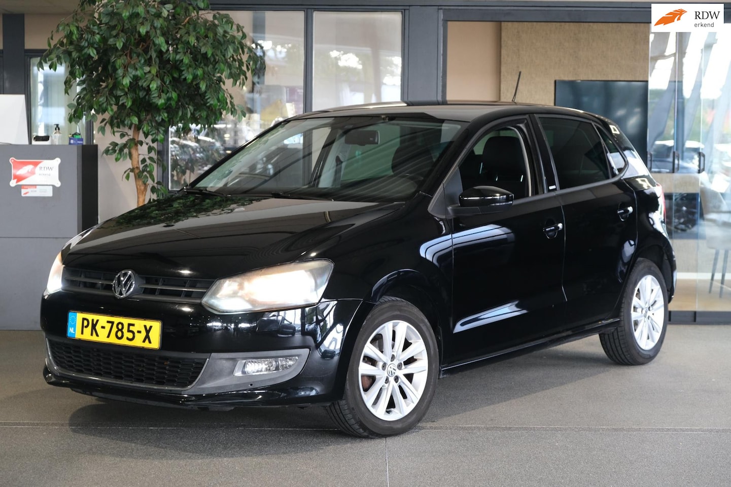 Volkswagen Polo - 1.2 Style Navi Cam Alcantara Stoelverwarming CV - AutoWereld.nl