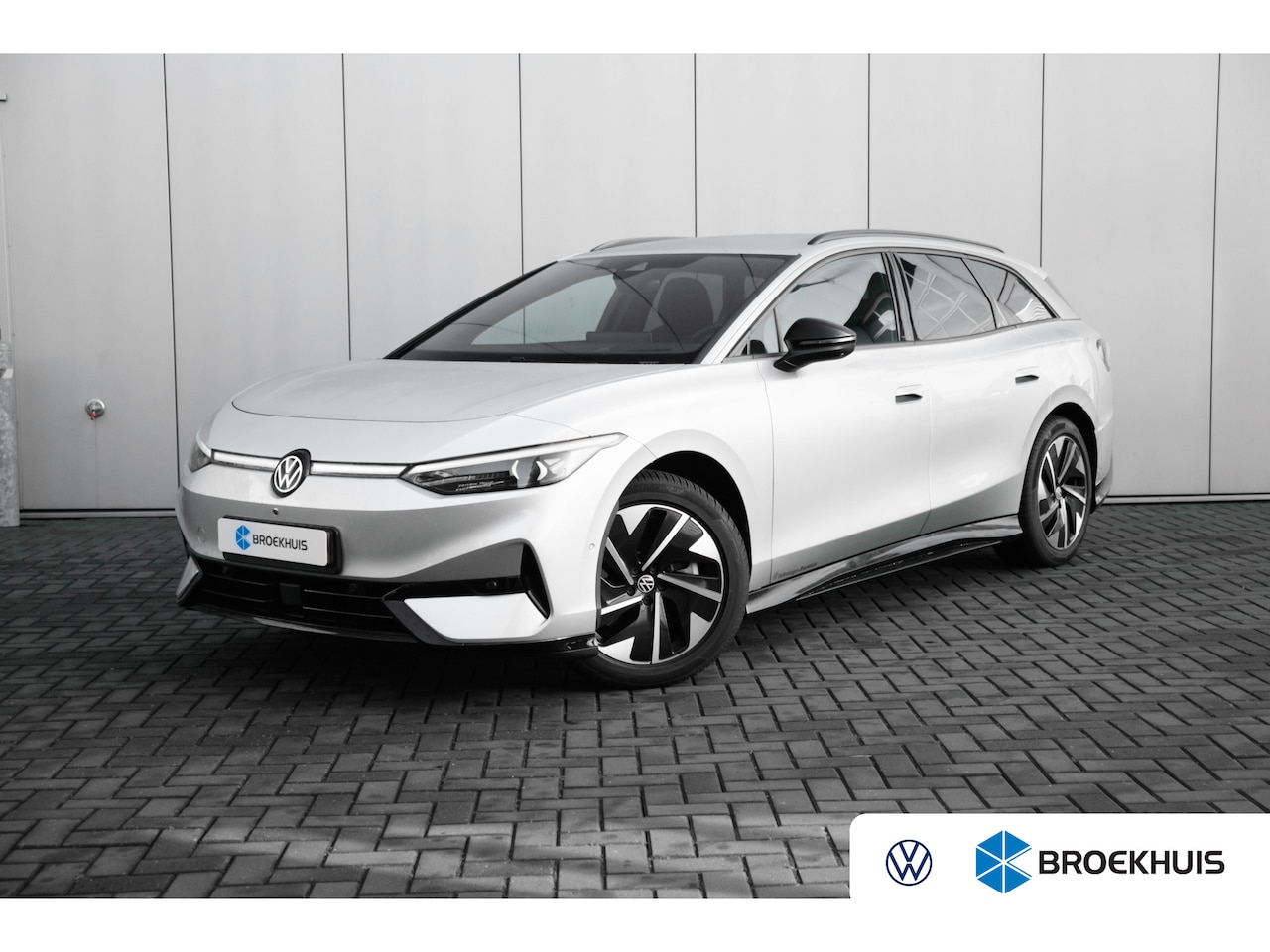Volkswagen ID.7 Tourer - Pro Business 77 kWh Trekhaak | 360 Camera | Warmtepomp - AutoWereld.nl