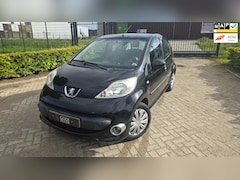 Peugeot 107 - 1.0-12V XS AUTOMAAT AIRCO NIEUWE APK NETJES