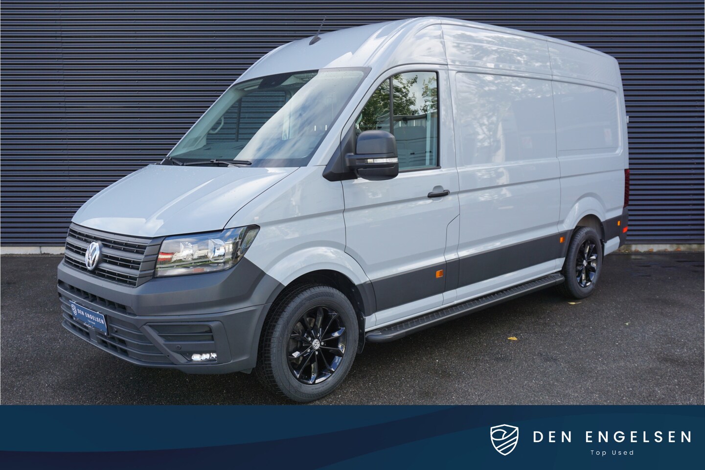 Volkswagen Crafter - 35 2.0 TDI L3H3 177PK | Camera | Navi | Cruise-Control | Trekhaak | Parkeersensoren - AutoWereld.nl