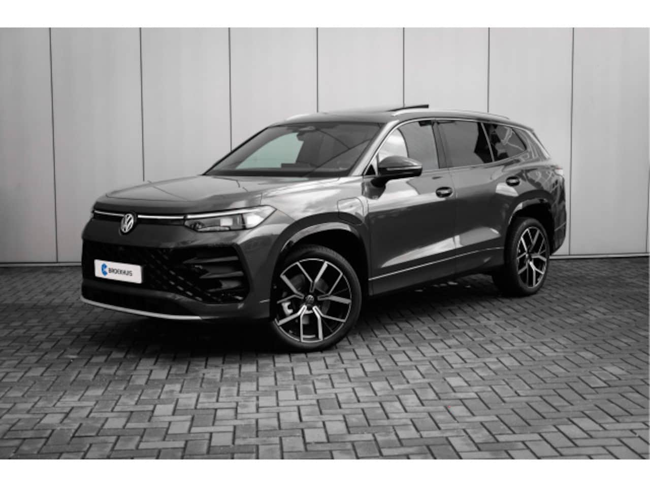 Volkswagen Tayron - 1.5 eHybrid R-Line Edition | 360 camera | iQ Light | Multimedia Pakket Plus | Design Pakke - AutoWereld.nl