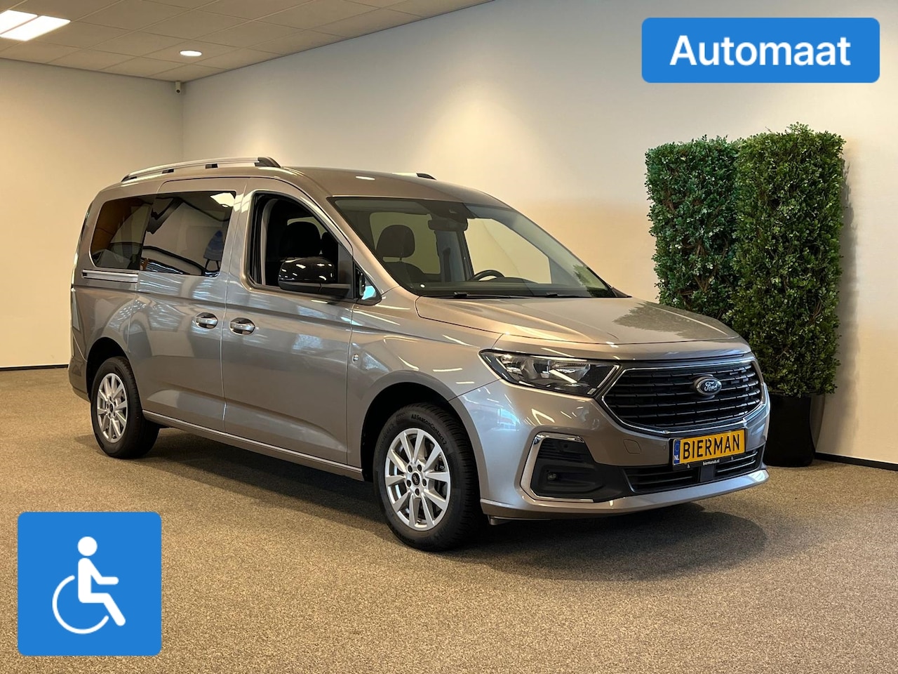 Ford Tourneo Connect Grand - Rolstoelauto Automaat 4+1 - AutoWereld.nl