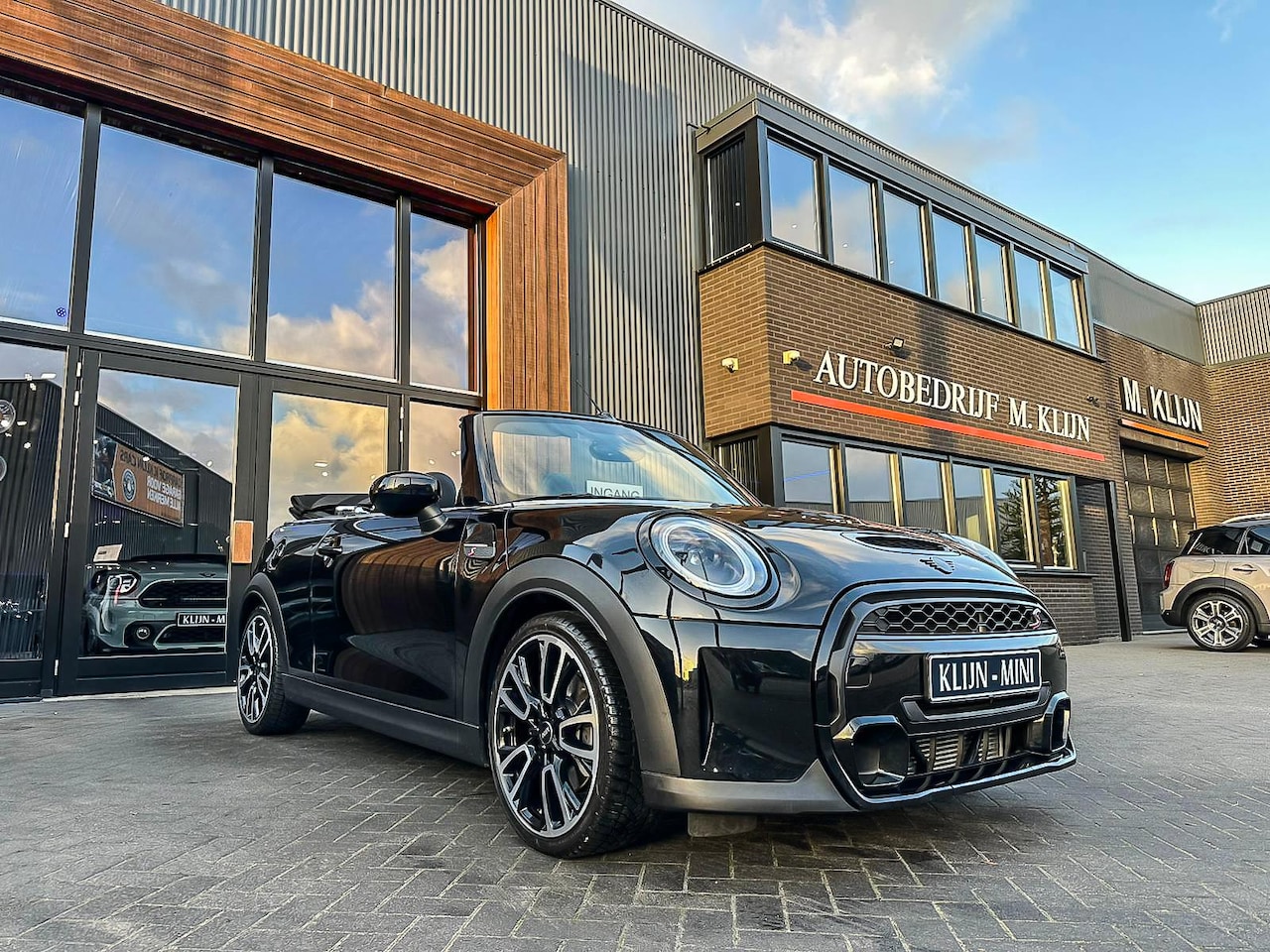 MINI Cabrio - Mini 2.0 Cooper S MINI Yours 178pk/Union Jack dak/18"Jcw/Led/Uniek - AutoWereld.nl