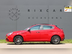 Alfa Romeo Giulietta - 1.4 TurboMultiAir 170PK Exclusive Panodak Trekhaak NweDistributie
