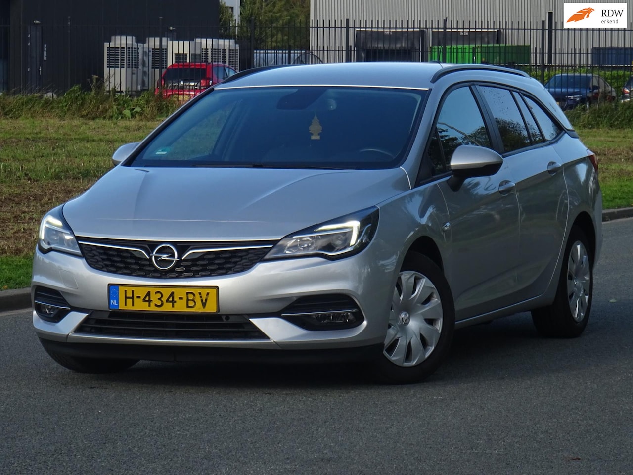 Opel Astra Sports Tourer - 1.2 Business Edition NAP/NAVI/LED - AutoWereld.nl