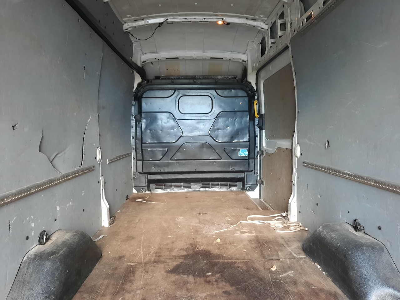 Ford Transit - 350 2.2 TDCI L4H3 Trend mooi bestelwagen ,rijd perfect - AutoWereld.nl