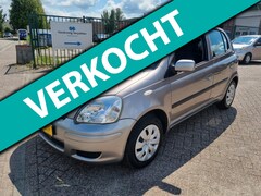 Toyota Yaris - Invalide//handgas en handrem//automaat