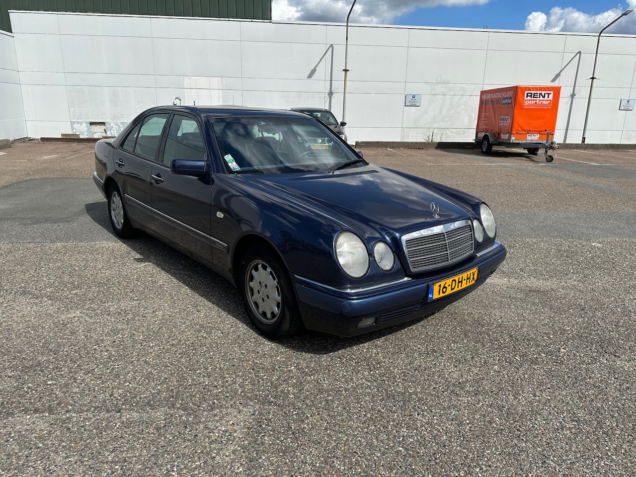 Mercedes-Benz E-klasse - 230 Avantgarde 230 Avantgarde - AutoWereld.nl