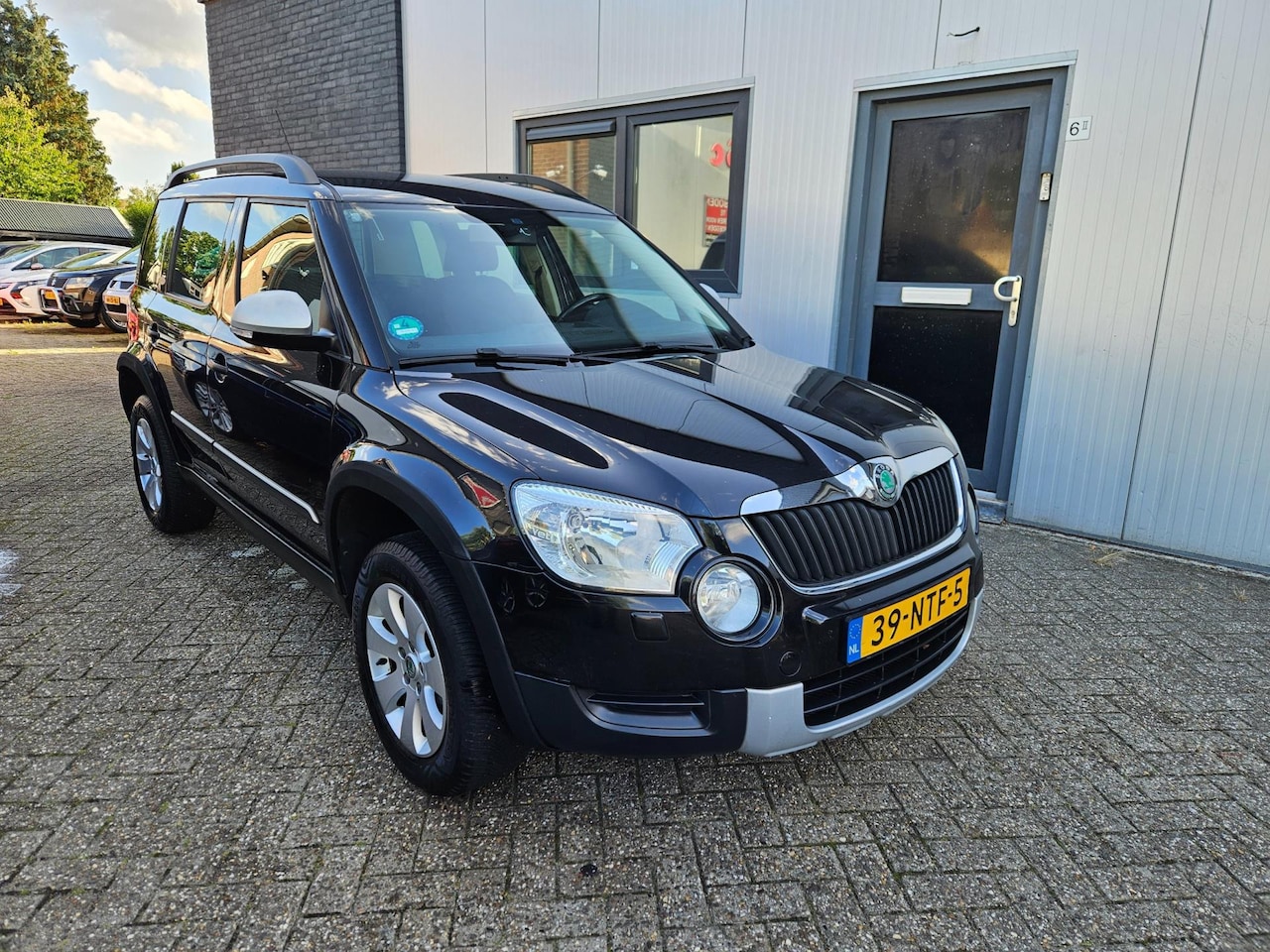 Skoda Yeti - 1.2 TSI Expedition AUTOMAAT /Navi /Airco / Cruise - AutoWereld.nl