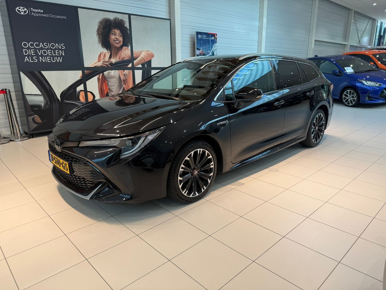 Toyota Corolla Touring Sports - 2.0 Hybrid GR-Sport | Sportstoelen | LED lampen | Parkeersensoren | Dealeronderhouden | - AutoWereld.nl