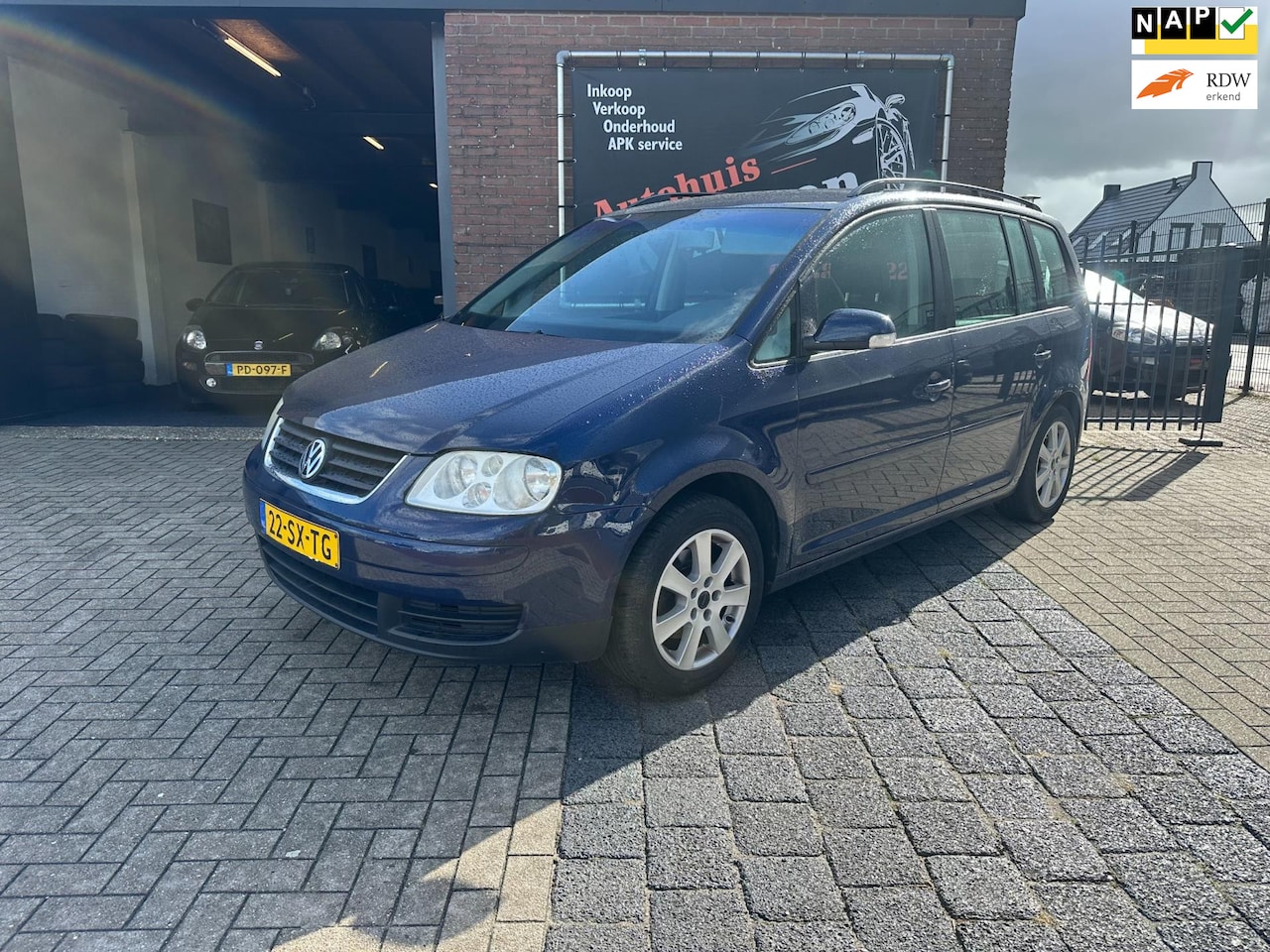 Volkswagen Touran - 1.6-16V FSI Trendline 7 Persoons - AutoWereld.nl