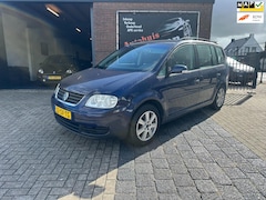 Volkswagen Touran - 1.6-16V FSI Trendline 7 Persoons