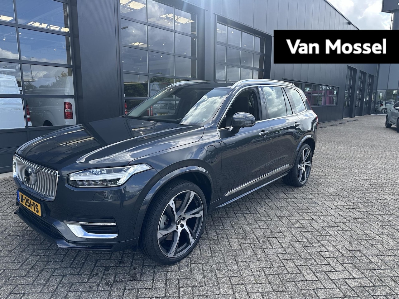 Volvo XC90 - 2.0 T8 Recharge AWD Inscription Exclusive | Automaat | Luchtvering | Adaptieve Cruise Stop - AutoWereld.nl