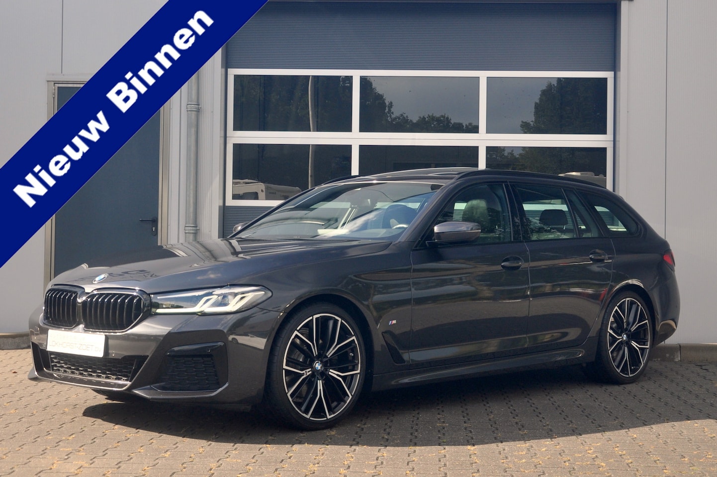 BMW 5-serie Touring - 518d High Executive Edition Automaat | M-Sport | Panoramadak | Comfortstoelen - AutoWereld.nl