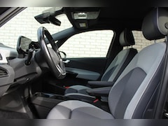 Volkswagen ID.3 - First Max 58kWh | Panodak | Camera | Cruise | Stoel- en stuurverwarming | Draadloze telefo
