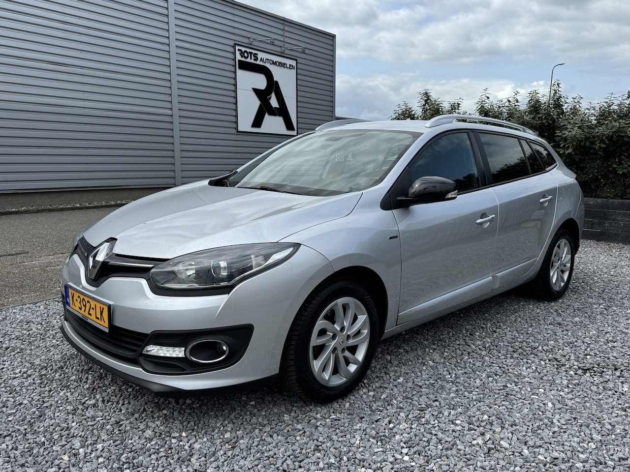 Renault Mégane Estate - 1.2 TCe Limited Navi|Led|Cruis|PDC Zilver - AutoWereld.nl