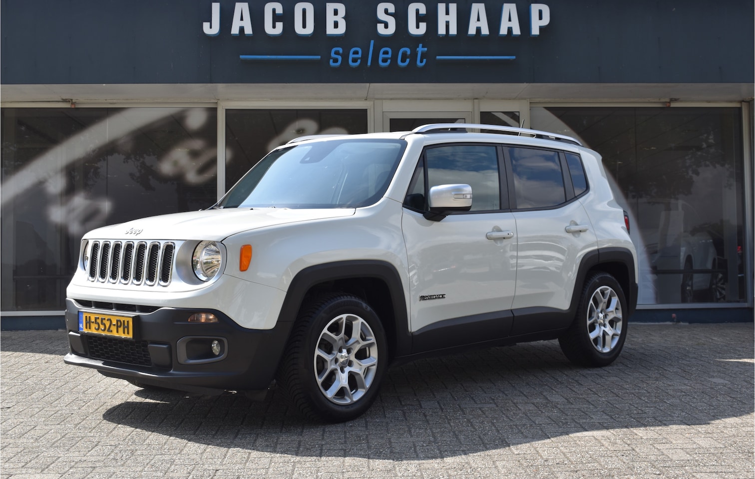 Jeep Renegade - 1.4 MultiAir Opening Edition / Trekhaak / Keyless / Stoel & Stuur verw. / Parkeersensoren - AutoWereld.nl