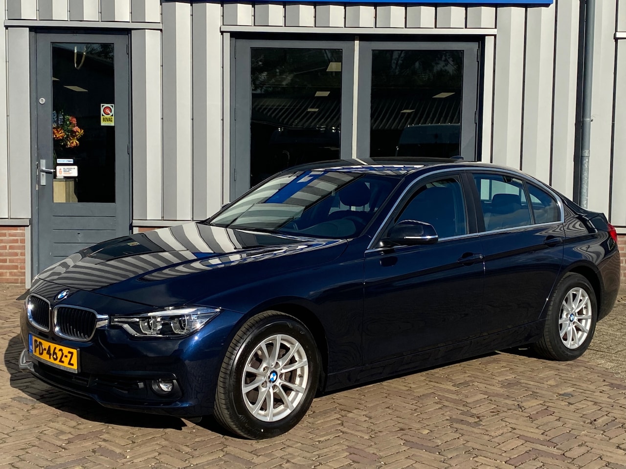 BMW 3-serie - 318i Executive Trekhaak - AutoWereld.nl