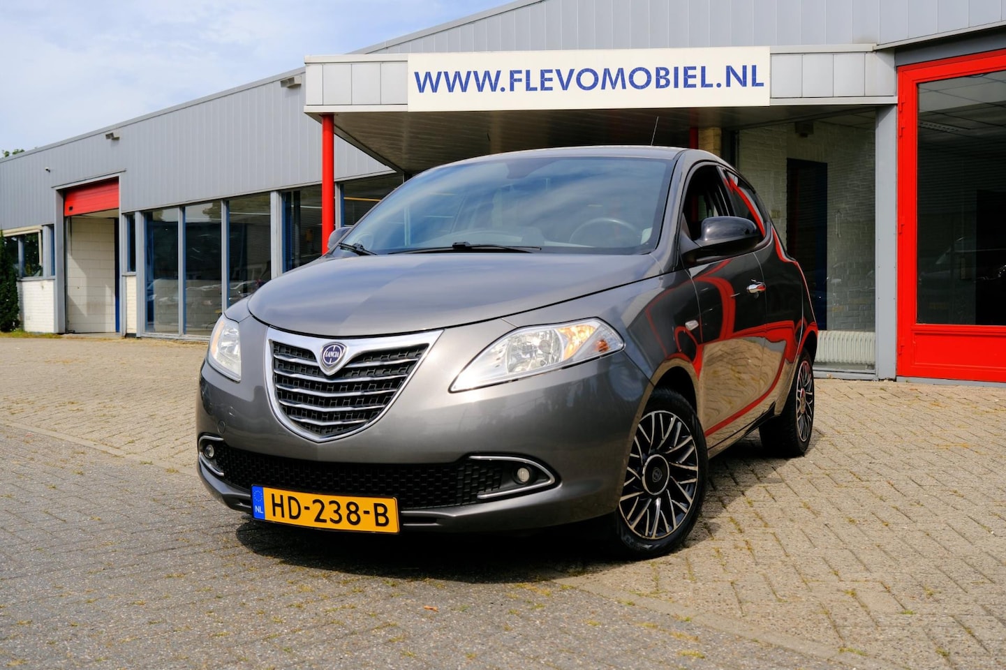 Lancia Y(psilon) - Ypsilon 0.9 TwinAir 30th Anniversary Airco|LMV|41.469km! - AutoWereld.nl