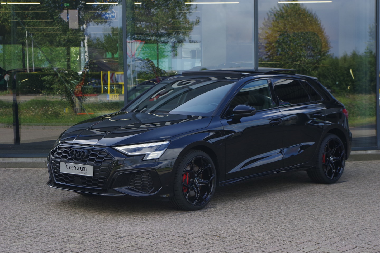 Audi A3 Sportback - 45 TFSI e S-Line Edition Competition 245 PK PHEV, Panoramadak, B&O Sound, Adap. Cruise Con - AutoWereld.nl