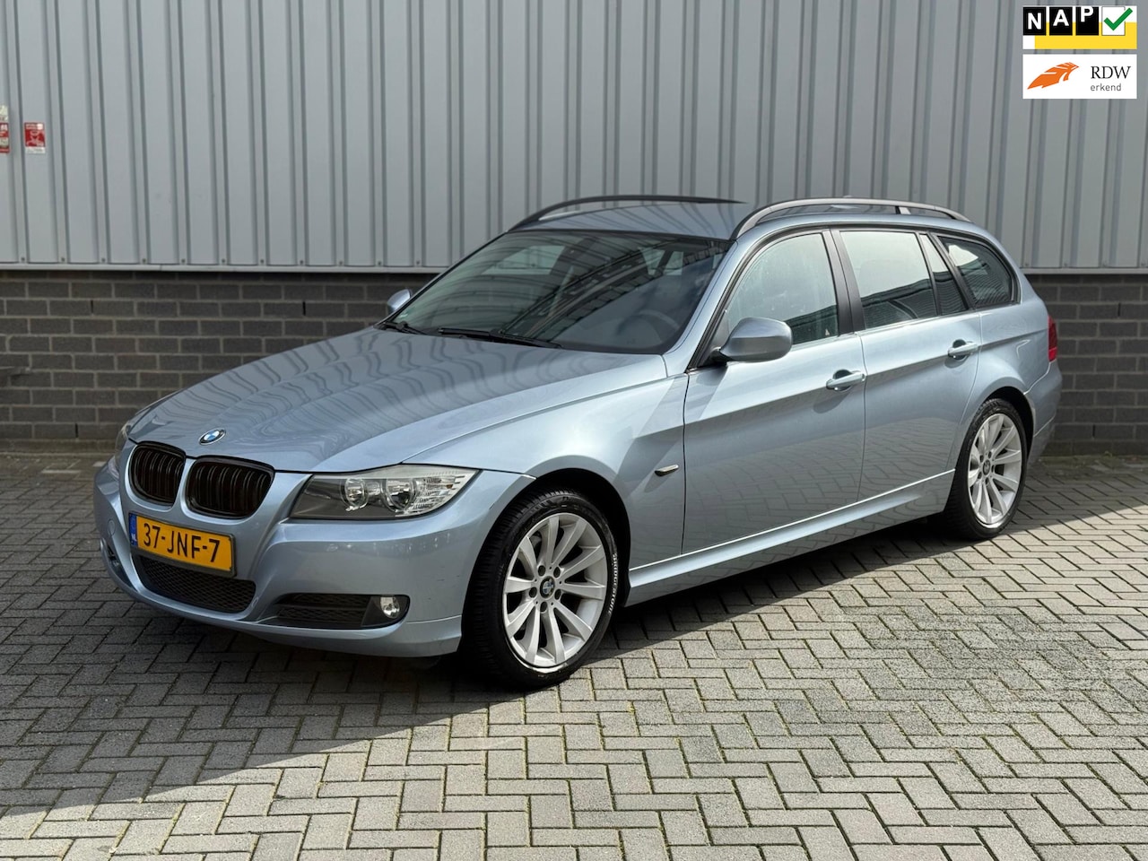 BMW 3-serie Touring - 318i Business Line |Navigatie|Airco|CruiseCtrl|PDC| - AutoWereld.nl
