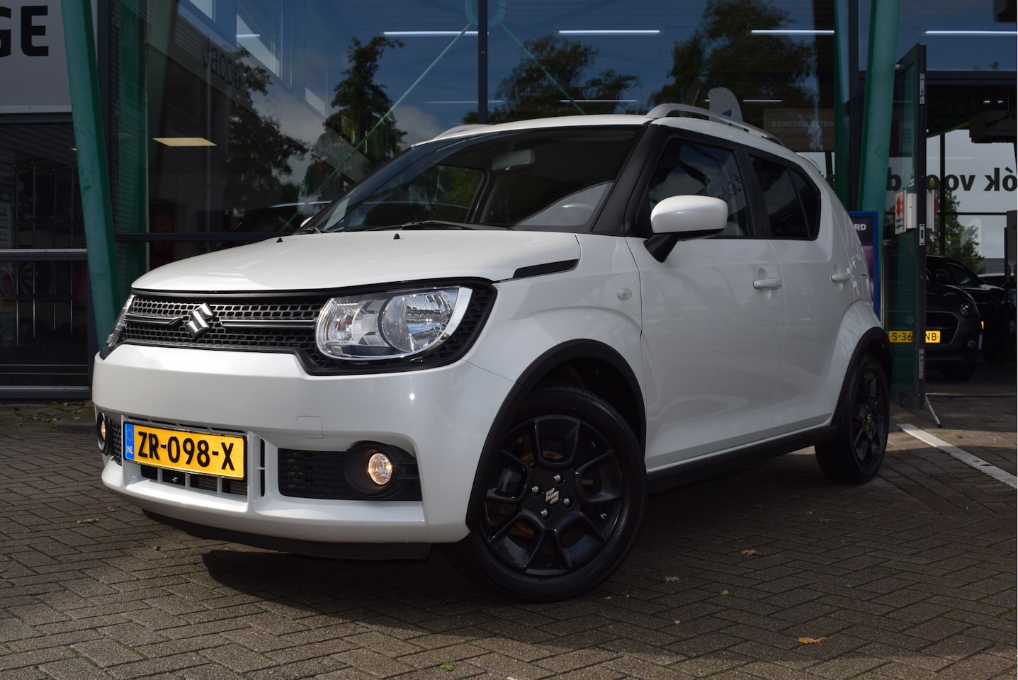 Suzuki Ignis - 1.2 Select 90pk | Achteruitrijcamera | Airco | Elektrische voorramen | - AutoWereld.nl