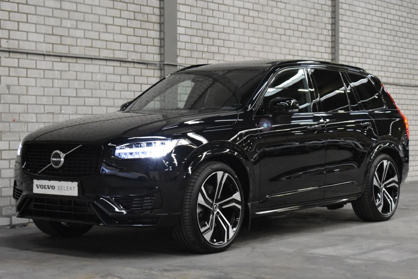 Volvo XC90 - T8 455pk AWD Ultra Dark | Bowers&Wilkins | Luchtvering | 22'' | - AutoWereld.nl