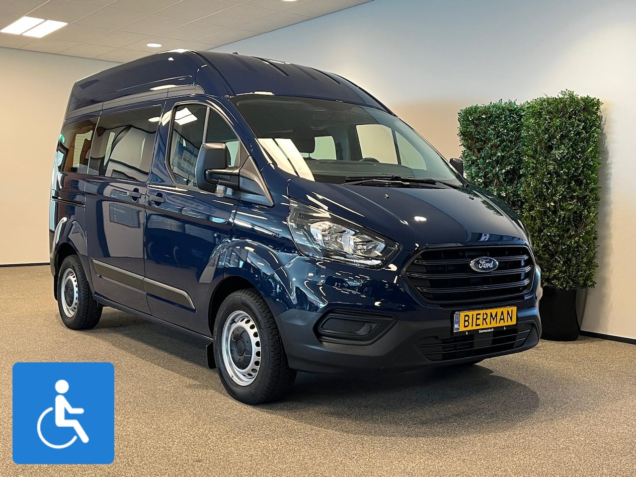 Ford Transit Custom - L2H1 Rolstoelbus - AutoWereld.nl