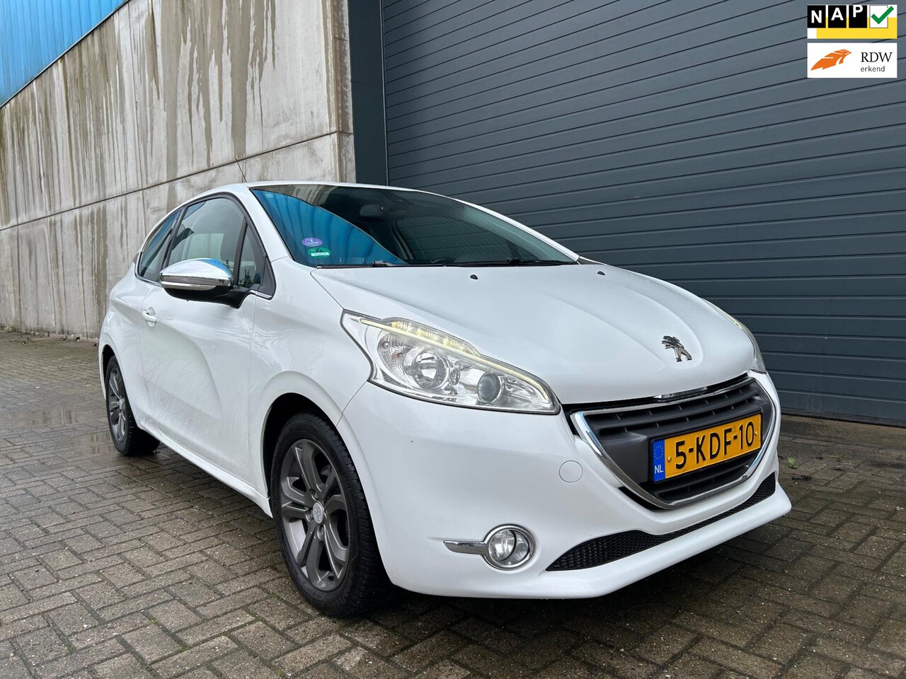 Peugeot 208 - 1.2 VTi Allure NAVI CLIMA LEDER 2013 - AutoWereld.nl