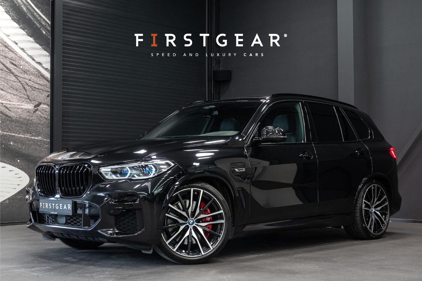 BMW X5 - xDrive45e High Executive *M-Sport / Luchtvering / Panorama / HUD / Laserverlichting / Keyl - AutoWereld.nl