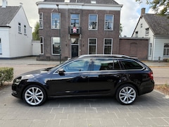 Skoda Octavia Combi - 1.6 TDI Greentech Style Business EERSTE EIGENAAR DEALER ONDERHOUDEN