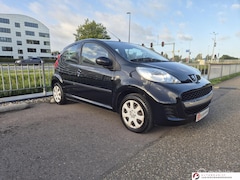 Peugeot 107 - 1.0-12V Sublime 5 deurs met airco