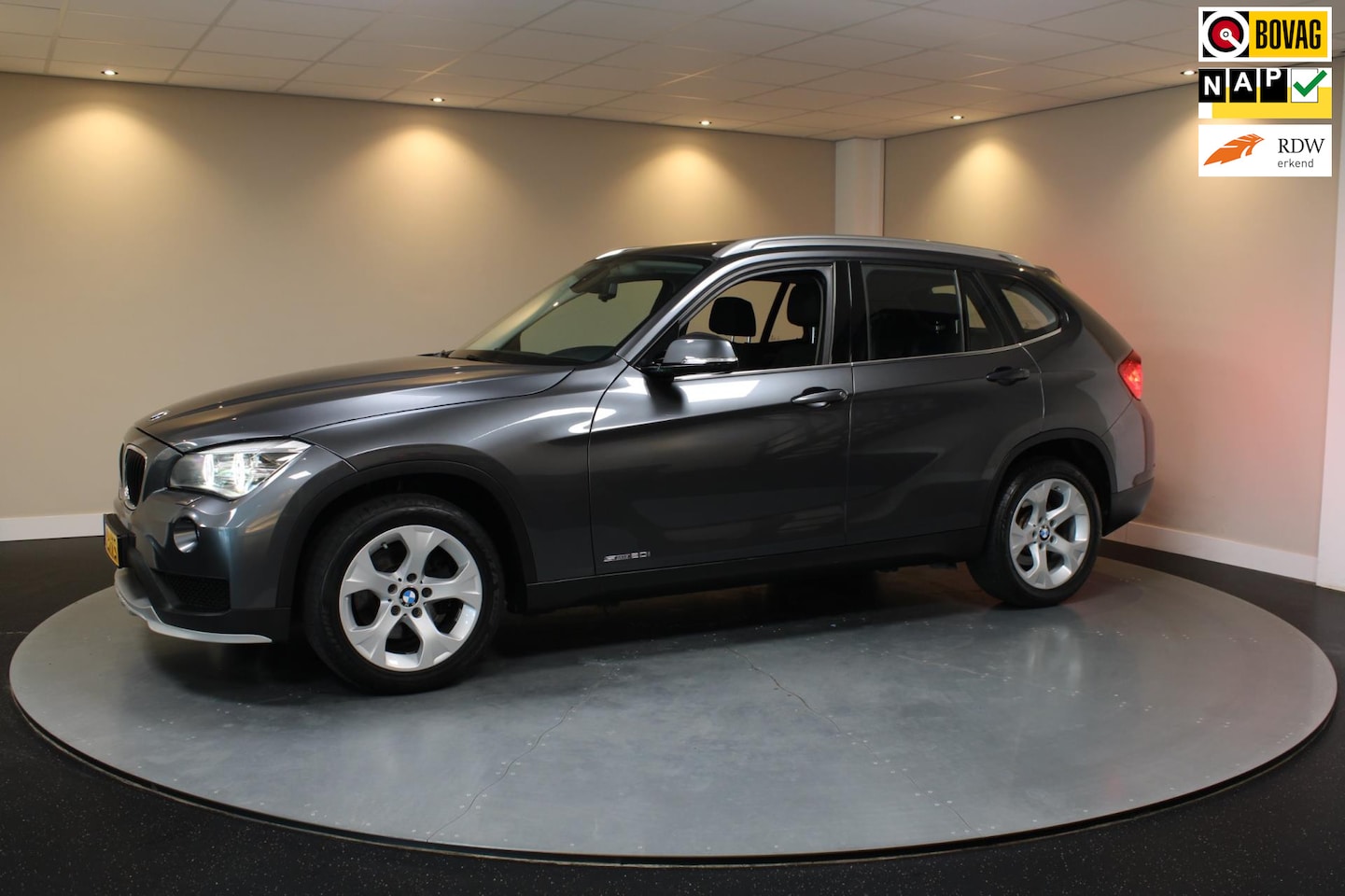 BMW X1 - SDrive20i Limited Series *Automaat* Trekhaak|Cruise|Navi - AutoWereld.nl