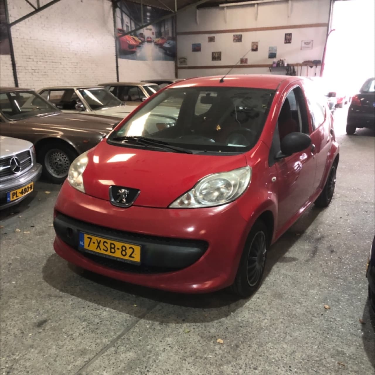 Peugeot 107 - 5 Deurs 1.0-12V XR Apk 12-07-2026 PRIJS IS ZO MEENEMEN,START NIET,WAARSCHIJNLIJK LEKKE KOP - AutoWereld.nl