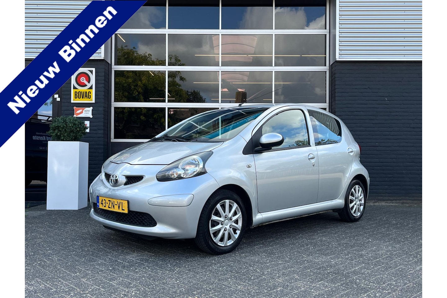 Toyota Aygo - 1.0-12V +, Radio, 5 drs, NAP - AutoWereld.nl