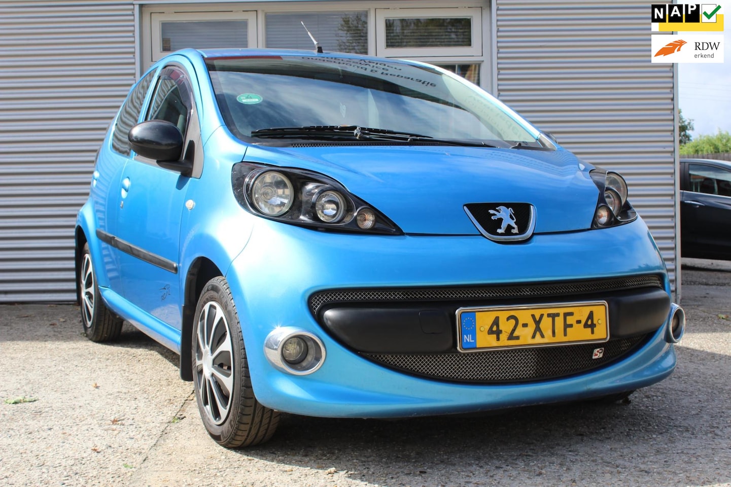 Peugeot 107 - 1.0-12V XR 1.0-12V XR 5-deurs, nieuwe apk, nieuwe koppeling-set, multimedia scherm, achteruitrijcamer - AutoWereld.nl