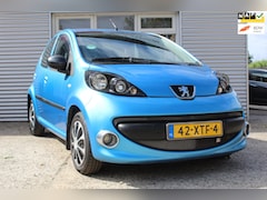 Peugeot 107 - 1.0-12V XR 5-deurs, nieuwe apk, nieuwe koppeling-set, multimedia scherm, achteruitrijcamer