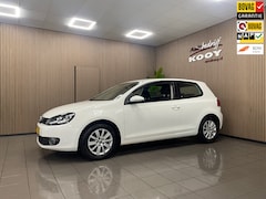 Volkswagen Golf - 1.2 TSI Automaat Comfort line * Airco / Xenon / Cruise control / Trekhaak