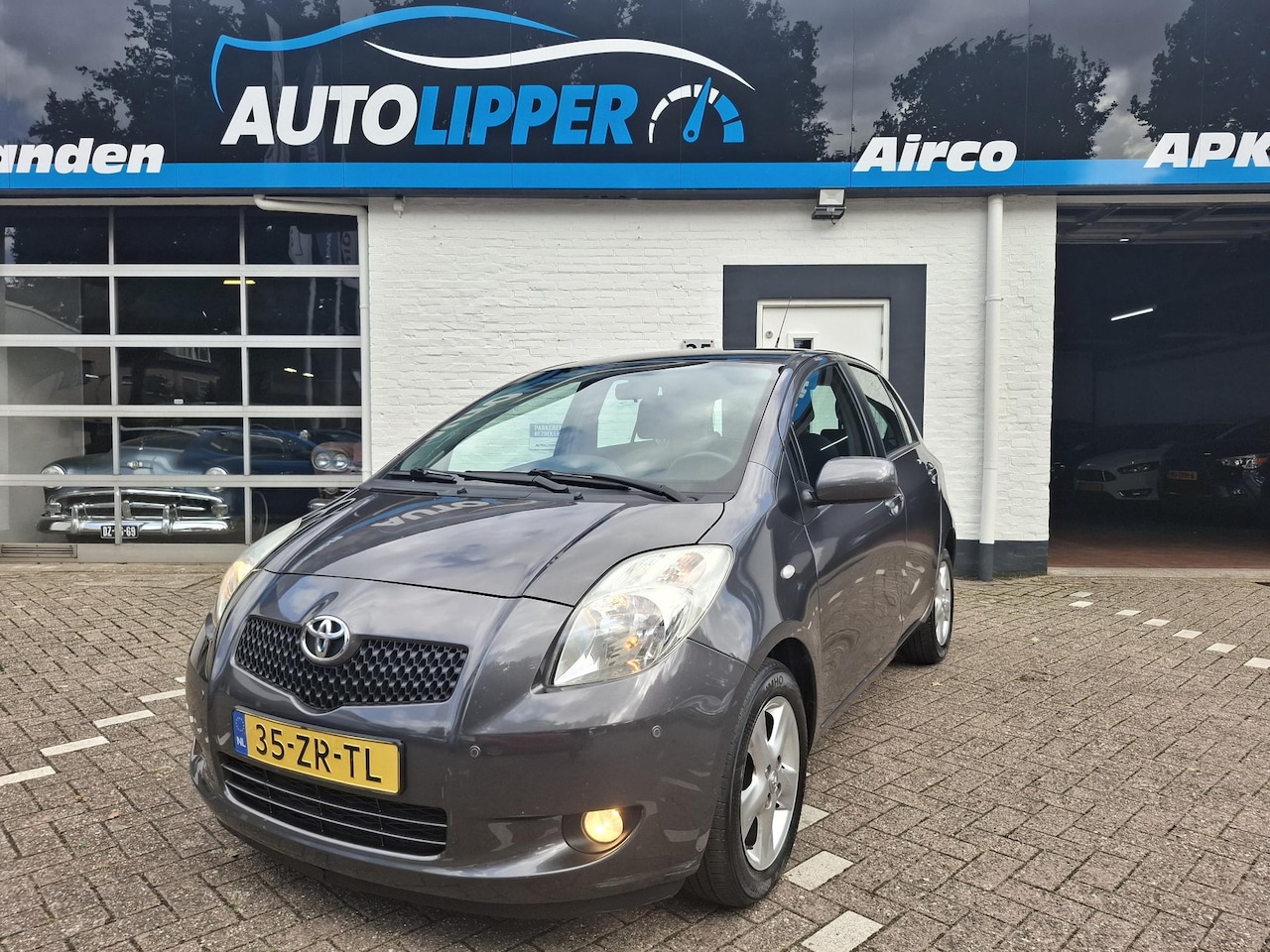 Toyota Yaris - 1.3 VVTi Luna MMT /5 drs/Airco/Automaat - AutoWereld.nl
