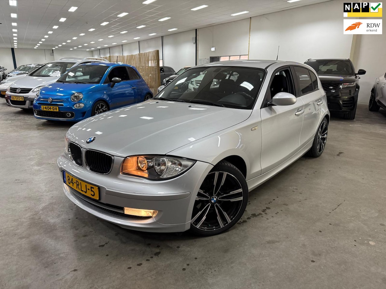 BMW 1-serie - 116i Introduction / NETTE AUTO / RIJDT SCHAKELT GOED / NIEUWE APK - AutoWereld.nl