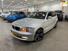 BMW 1-serie - 116i Introduction / NETTE AUTO / RIJDT SCHAKELT GOED / NIEUWE APK