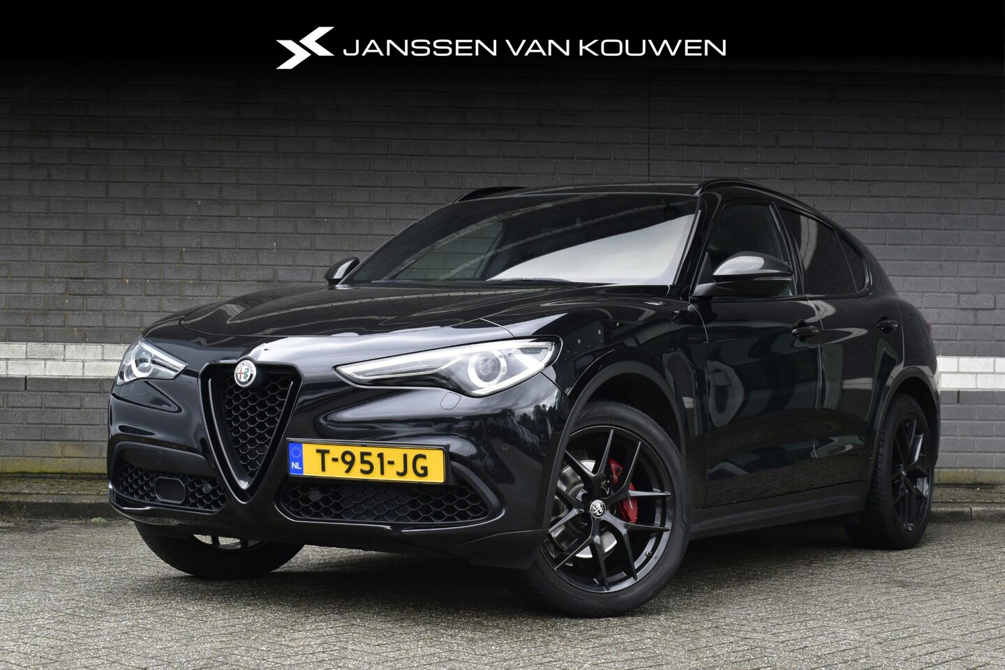 Alfa Romeo Stelvio - 2.0 T AWD B-Tech / Harman Kardon / Panoramadak / Memory / 280 PK - AutoWereld.nl