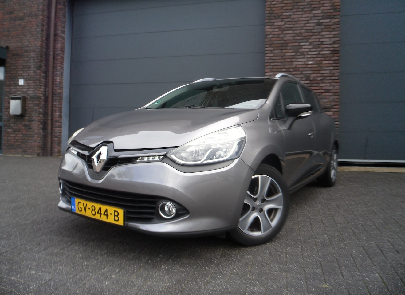 Renault Clio Estate - 0.9 TCe Night&Day 113d KM Nap APK 27-08-2026 - AutoWereld.nl