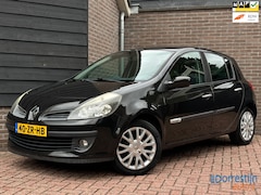 Renault Clio - 1.2 TCE Rip Curl | Trekhaak | 5-deurs | Airco | NAP