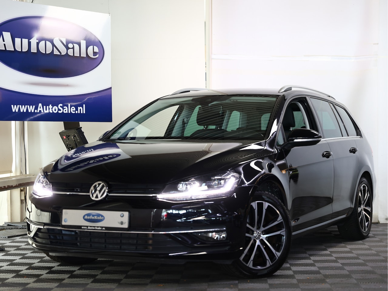 Volkswagen Golf Variant - 1.5 TSI Highline ERGO CAMERA NAVI ACC DHS STOEL/ST VW '20 - AutoWereld.nl