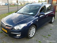 Hyundai i30 CW - 1.6i Blue Drive Luxe Uitvoering