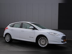 Ford Focus - Titanium 100% Electric 23kw/ Leder/Camera/LED