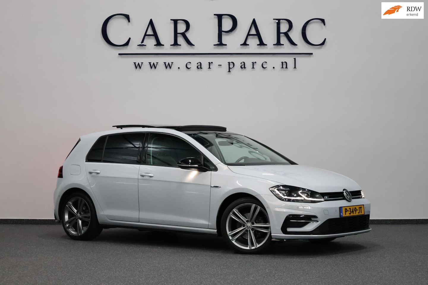 Volkswagen Golf - 1.5 TSI R-Line LED/VIRTUAL/SFEER/PANORAMADAK/HALF LEER+STUUR+S.VERWARMING/18" LMV/CAM/ACC/ - AutoWereld.nl