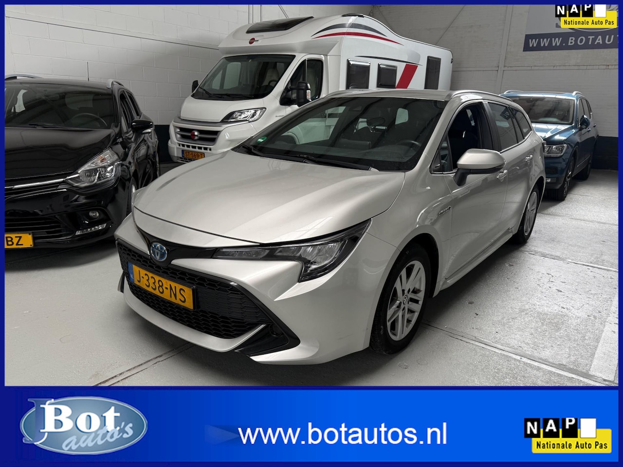 Toyota Corolla Touring Sports - 1.8 Hybrid Business / 1E EIGENAAR / AUTOMAAT / NEDERLANDSE AUTO - AutoWereld.nl